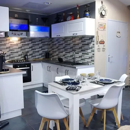 Holiday home Des Deux Epoques - Carehost